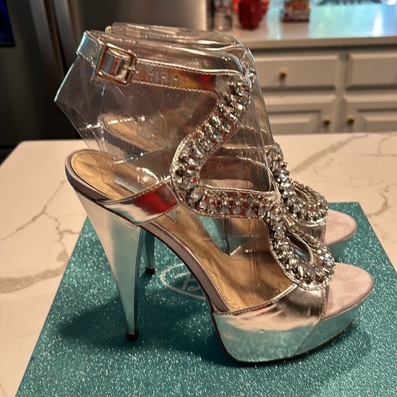 Blue by Betsey Johnson Silver Ankle Strap - Picture 3 of 8